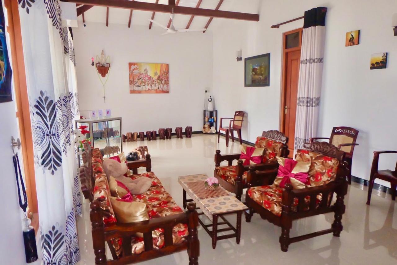 Rodrigo'S Villa & Restaurant Negombo Exterior photo